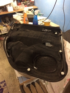 шумоизоляция дверей мазда 3 кхз