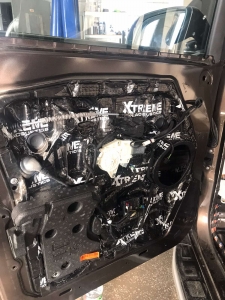 шумоизоляция дверей Mercedes Viano