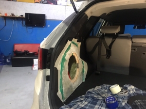 сабвуфер в крыло изготовление