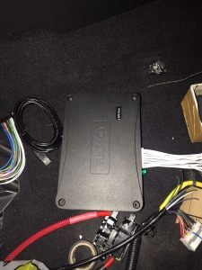 процессорный усилитель в Hyundai SantaFe